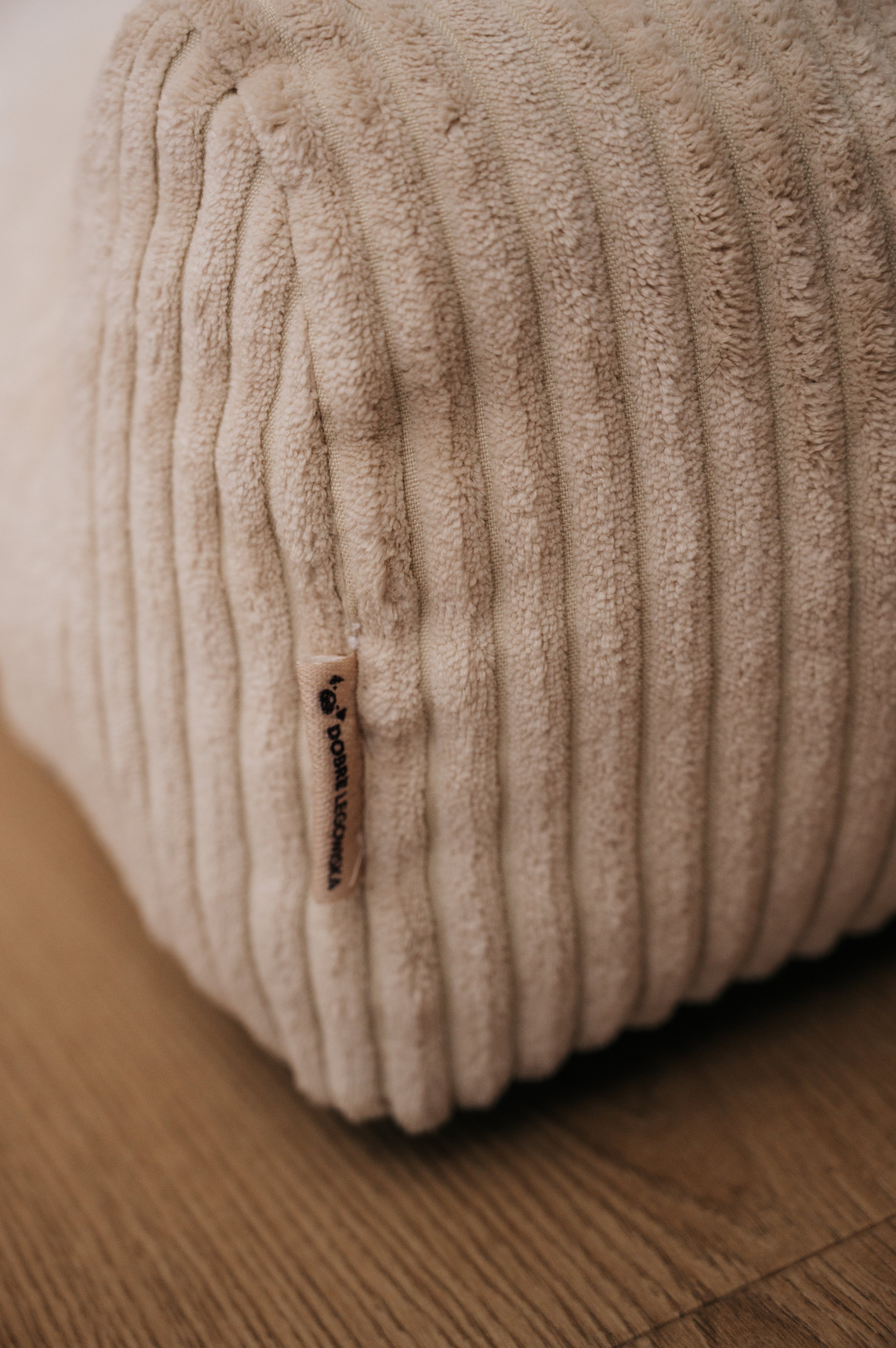 Legowisko dla małego psa Stripe Dog 78×54 cm