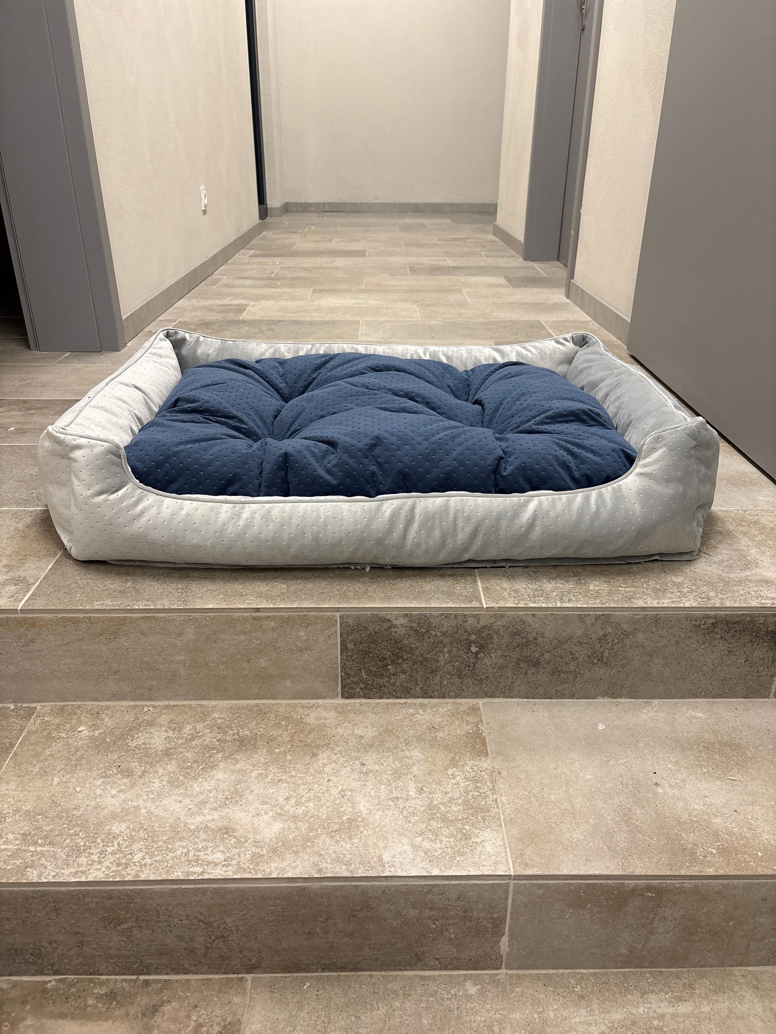 Legowisko Paris szare i poduszka granatowa 100x75 -wyprzedaż