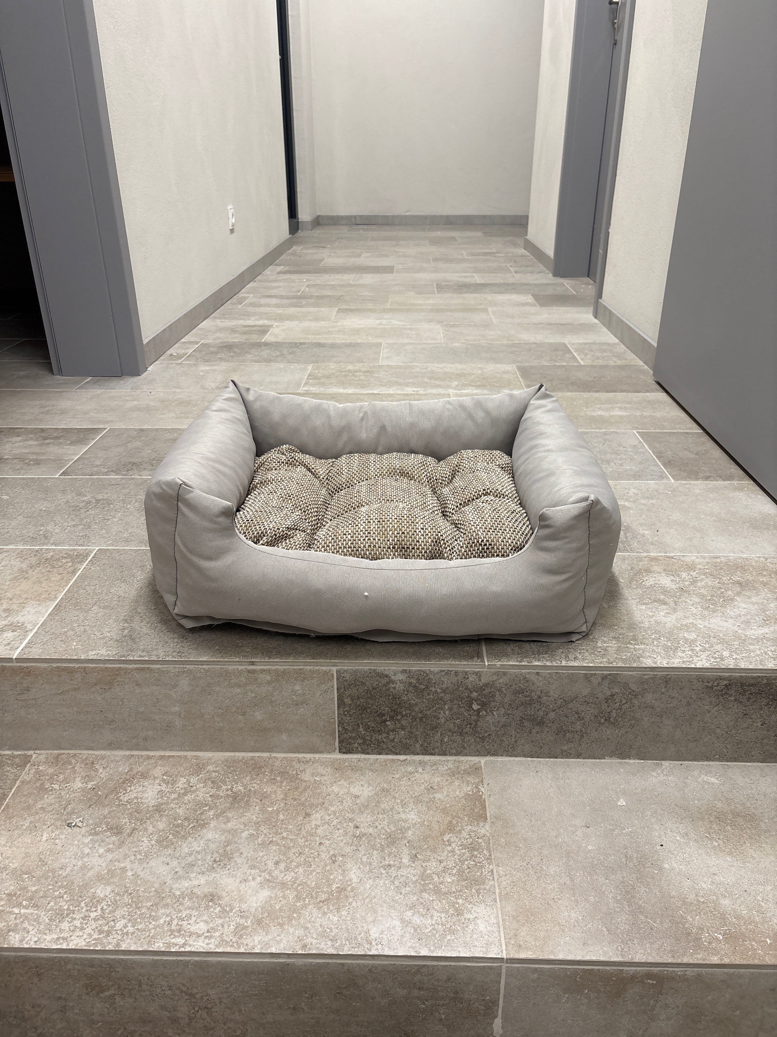 Legowisko Neo szare 65x55 -wyprzedaż