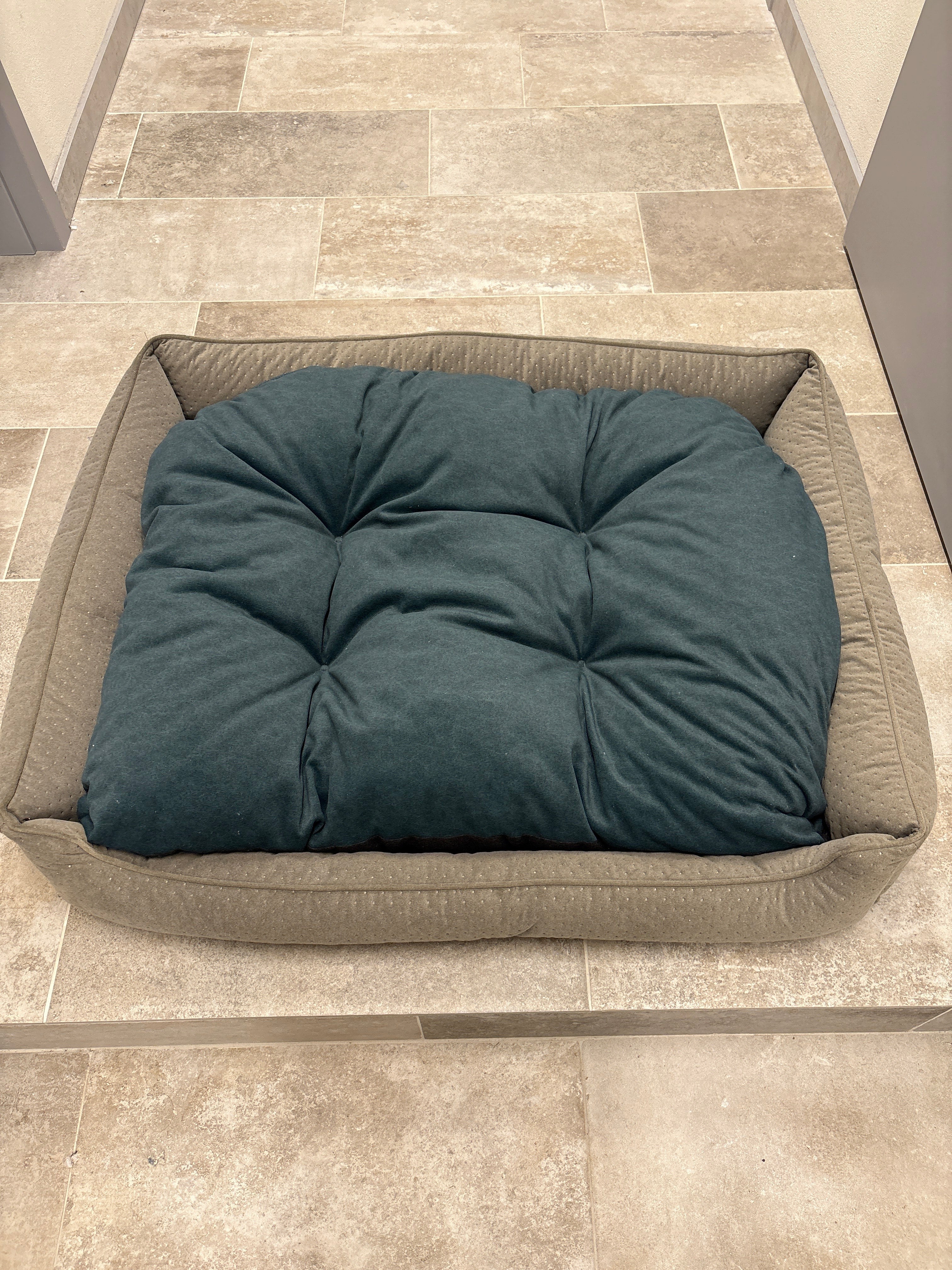 Legowisko plush haven brąz 110x90 -wyprzedaż