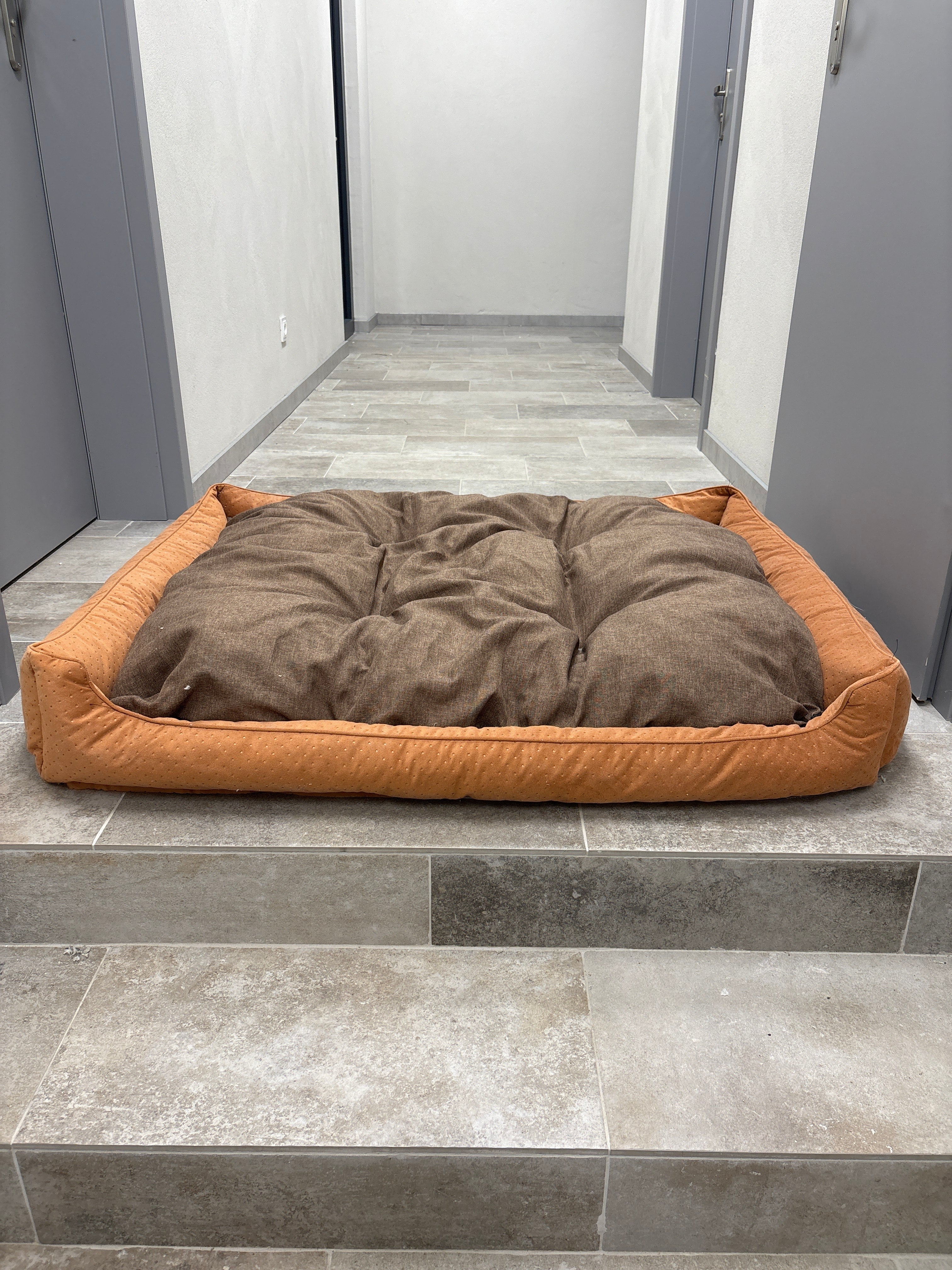 Legowisko Paris cynamon poduszka sawana jasny brąz 130x110 -wyprzedaż