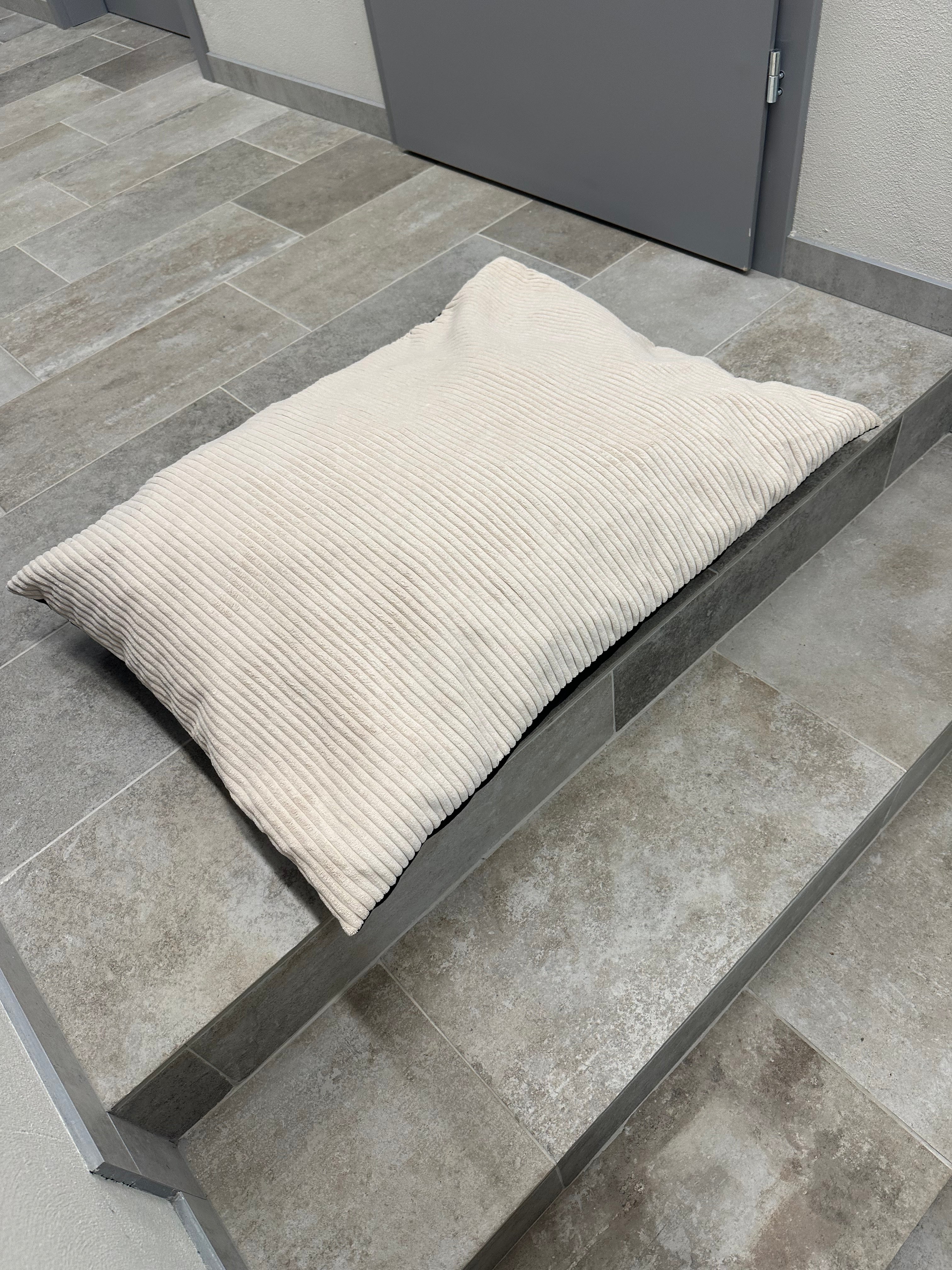 PODUSZKA DLA PSA beżowa Soft Stripe (90x75)  - Wyprzedaż