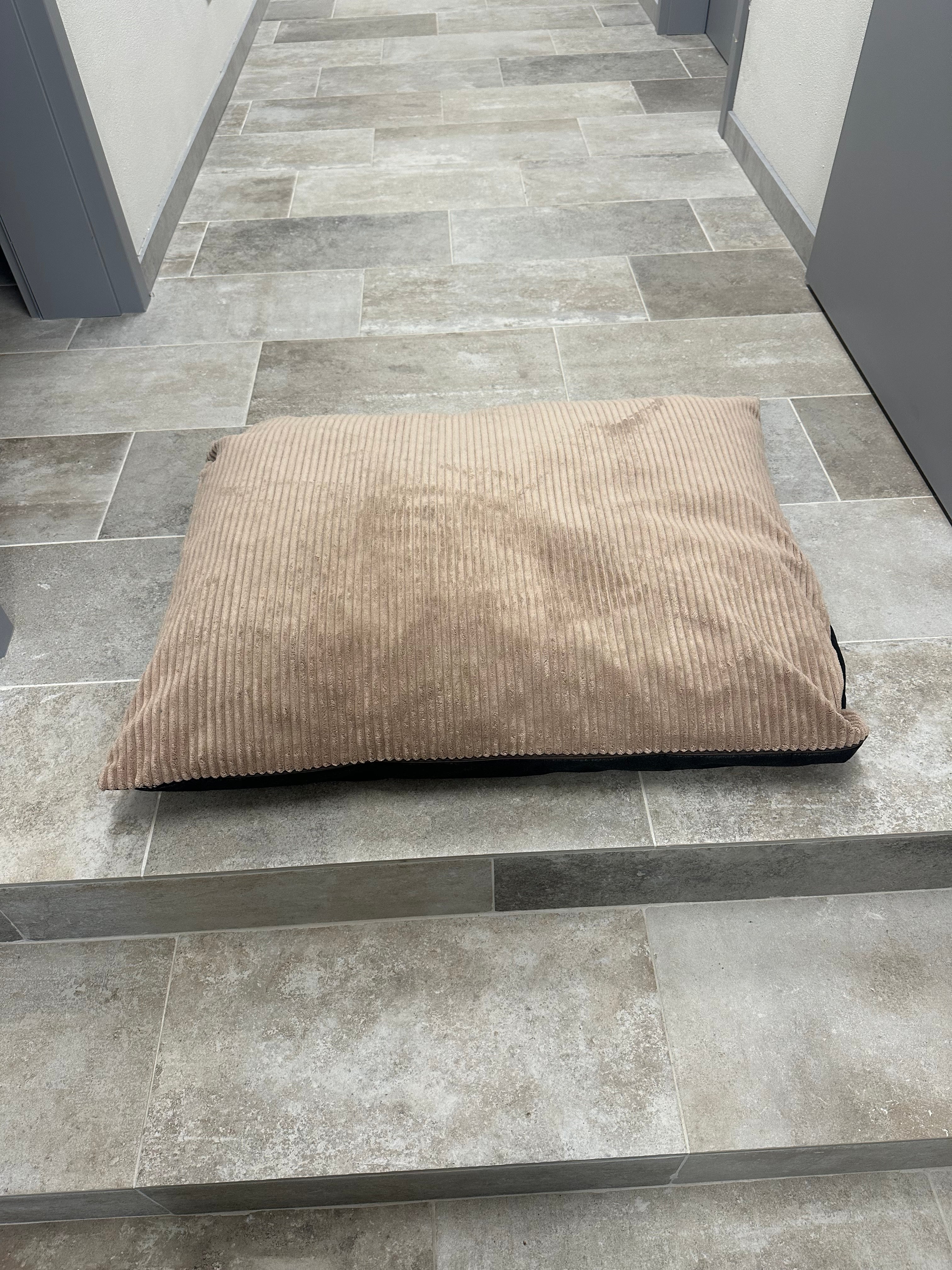PODUSZKA DLA PSA jasny brąz Soft Stripe (90x75)  - Wyprzedaż