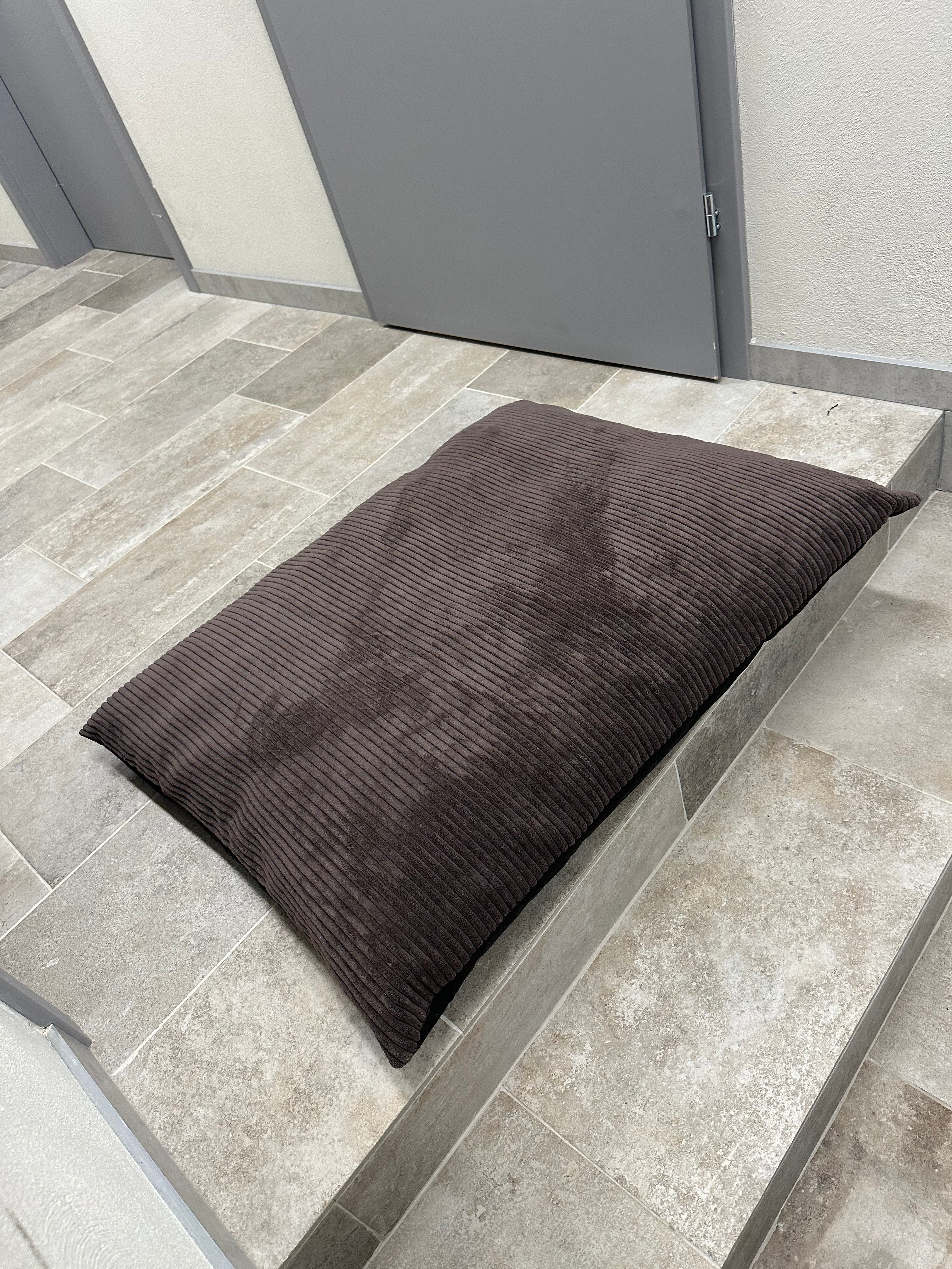 PODUSZKA DLA PSA ciemny brąz Soft Stripe (100x80)  - Wyprzedaż