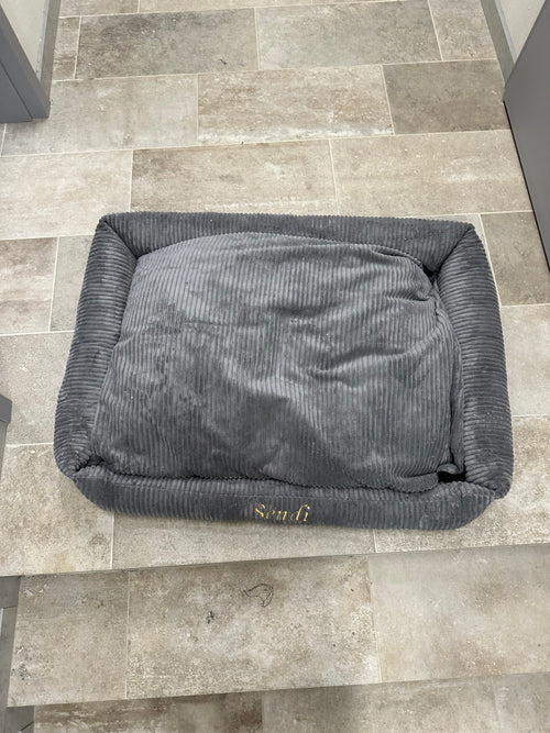 (H) Legowisko Soft Stripe ciemnoszare z haftem "Sendi" XL (100x80) - Wyprzedaż