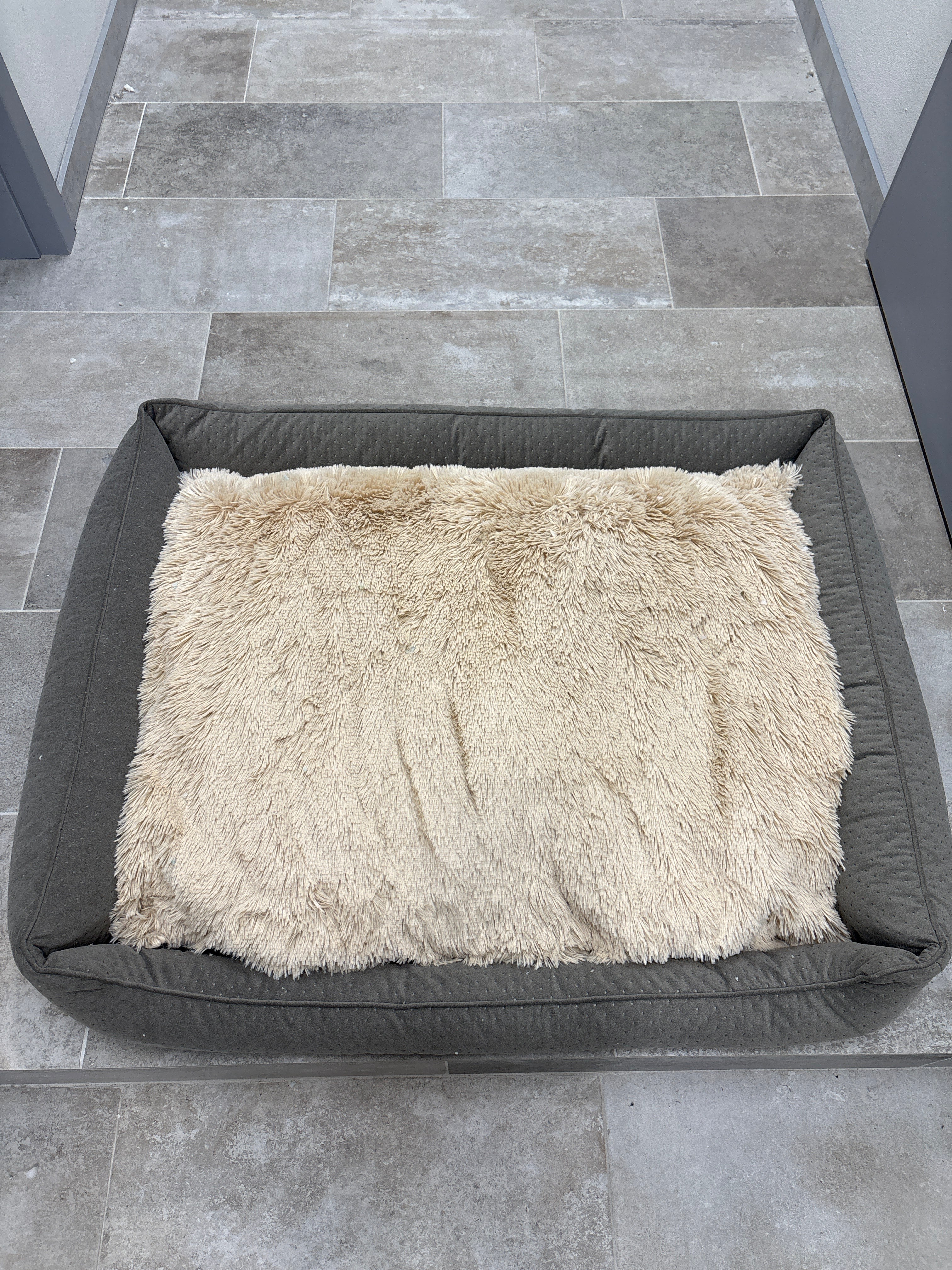 Legowisko Plusz Haven z poduszką fllufy 2XL (110x90) brąz i krem - Wyprzedaż