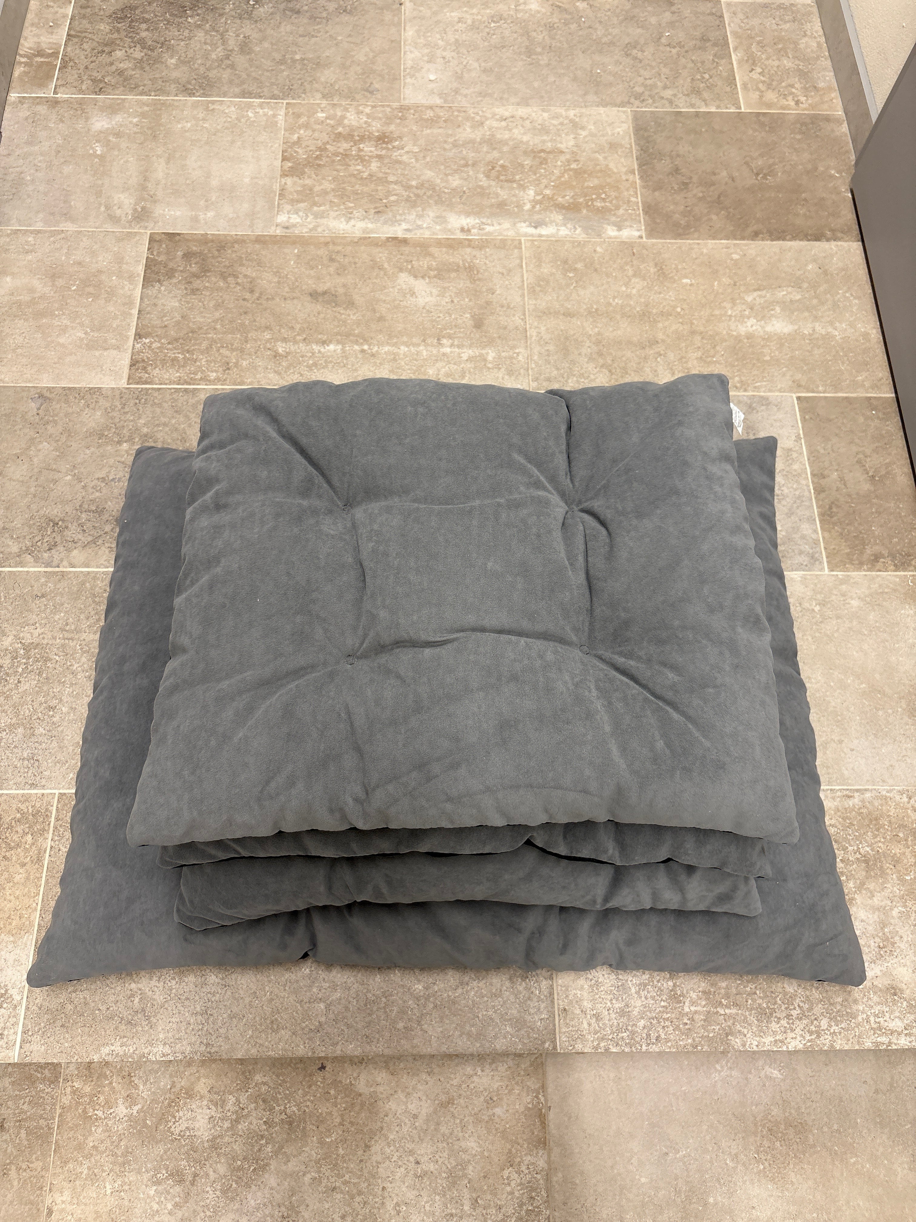 Zestaw 4 poduch kolor ciemny szary 3x65x55 oraz 1x100x75